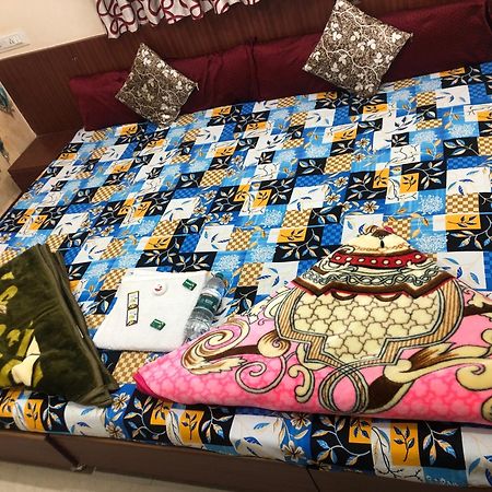 New Yanti Guest House اوجاين المظهر الخارجي الصورة