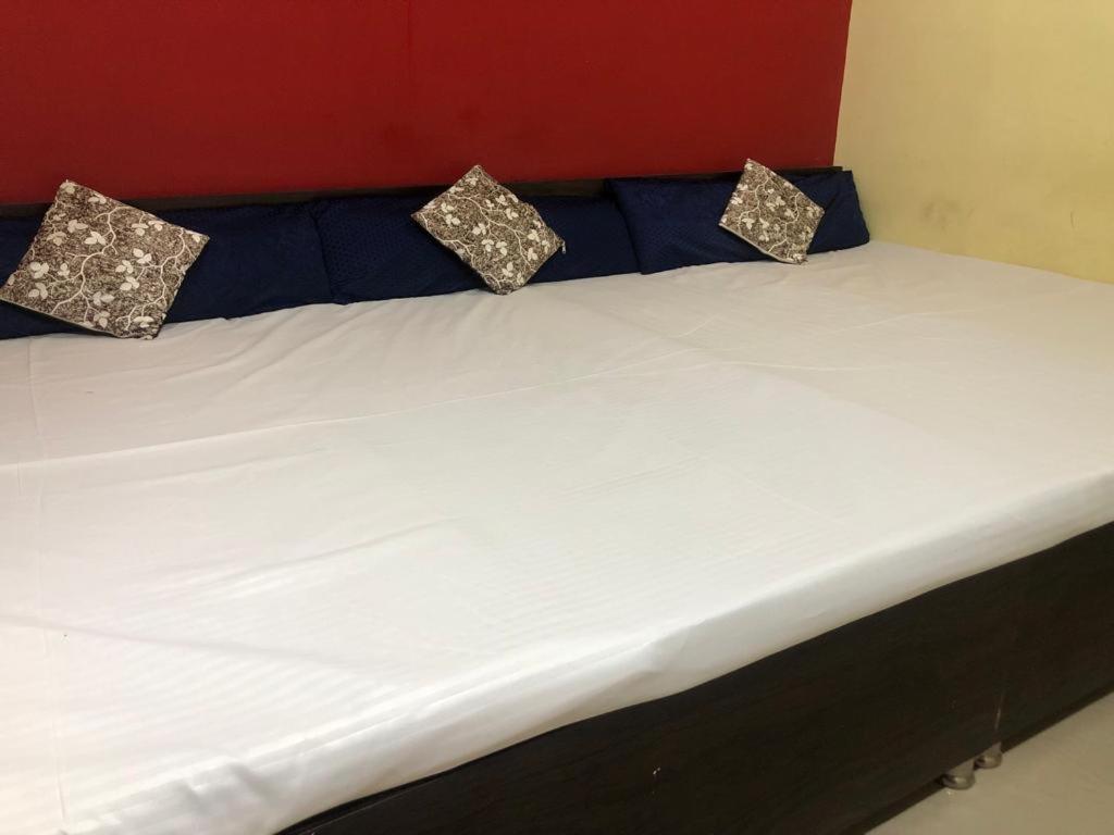 New Yanti Guest House اوجاين المظهر الخارجي الصورة