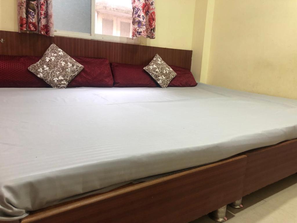New Yanti Guest House اوجاين المظهر الخارجي الصورة